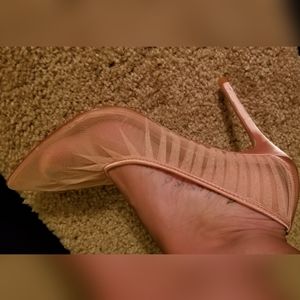 NWT Mesh fishnet pointed stiletto with satin heels